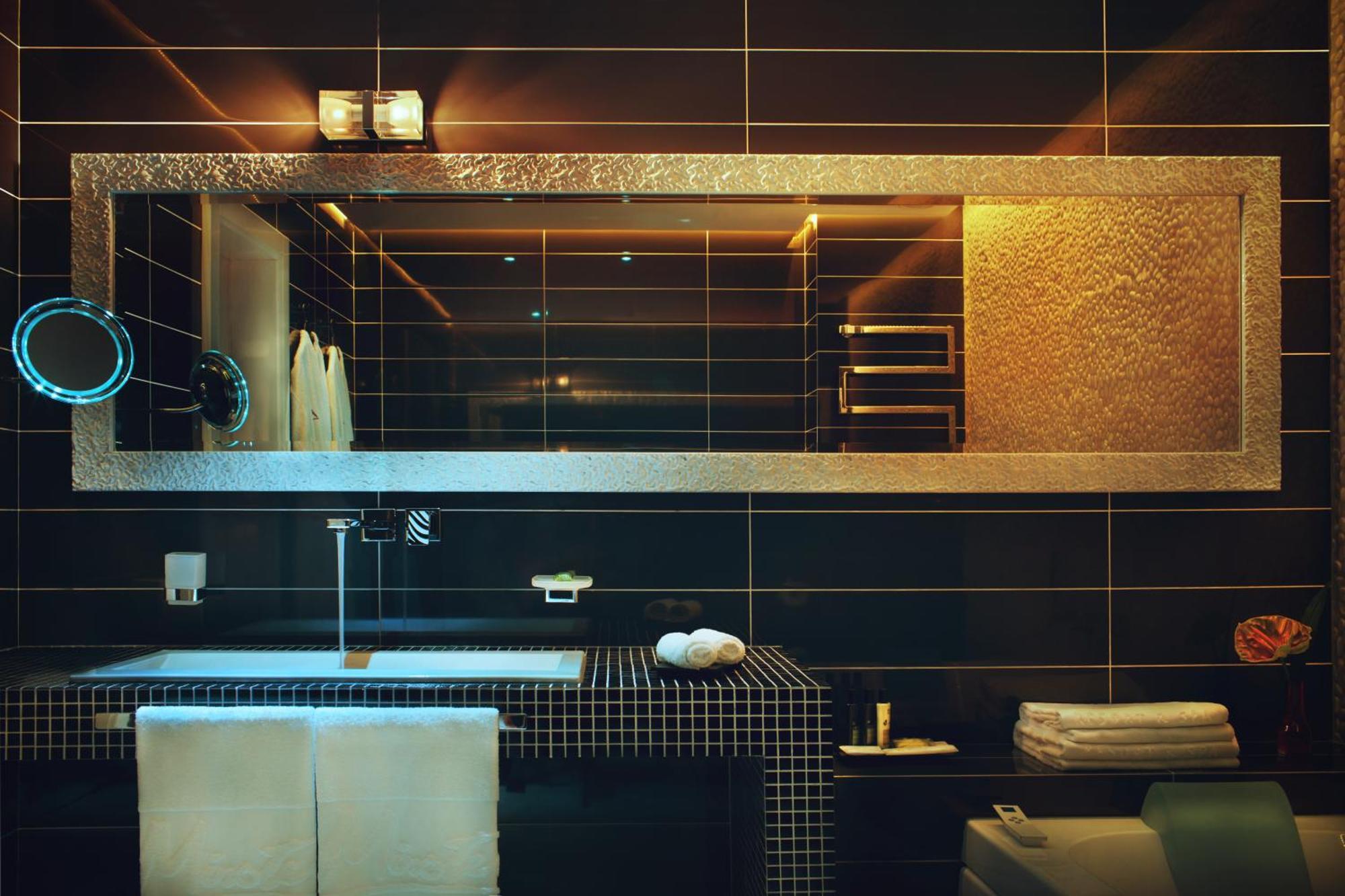 Mirotel Resort And Spa Truskavets Exterior photo Bathroom tiles