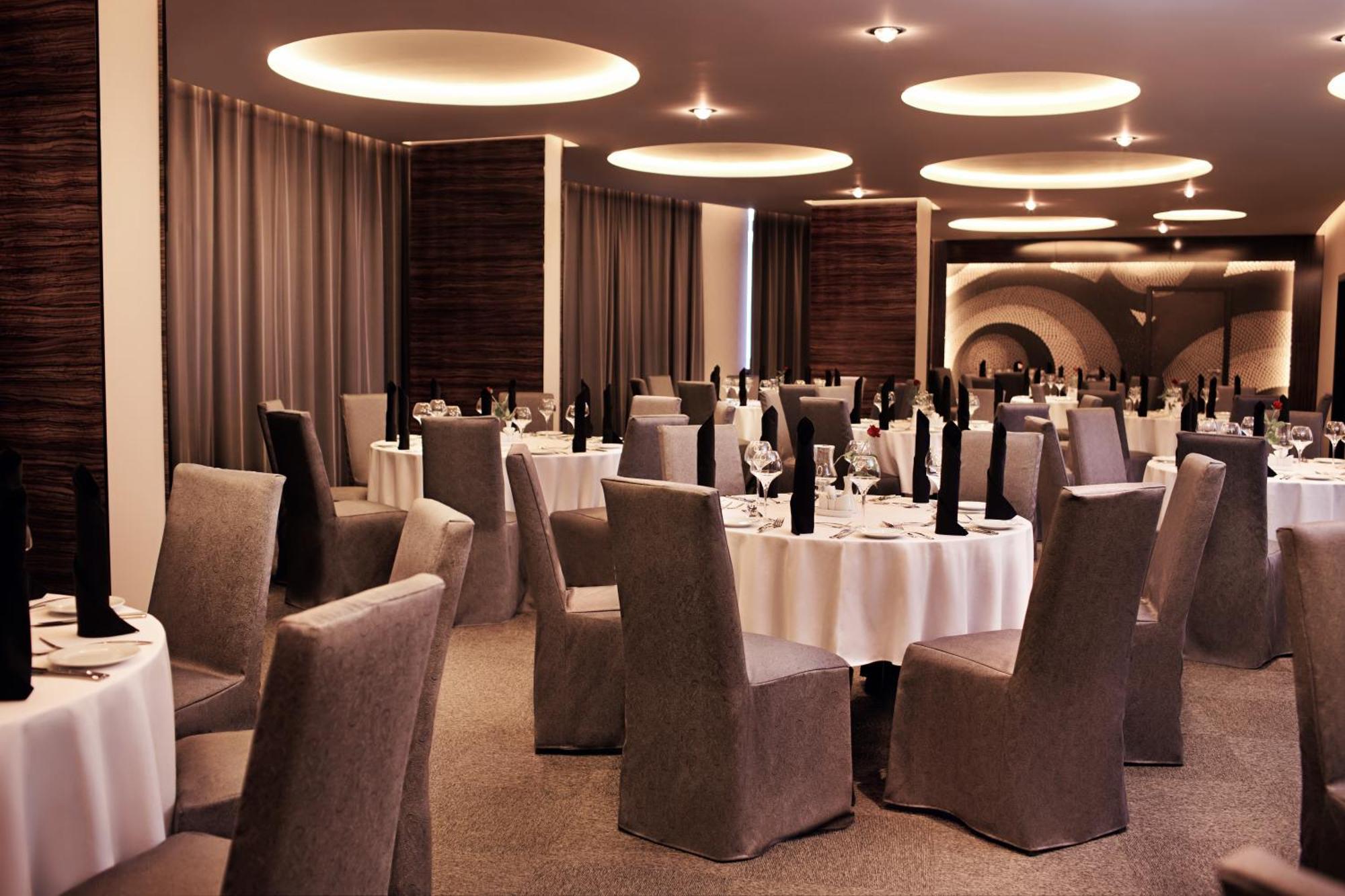 Mirotel Resort And Spa Truskavets Exterior photo The restaurant