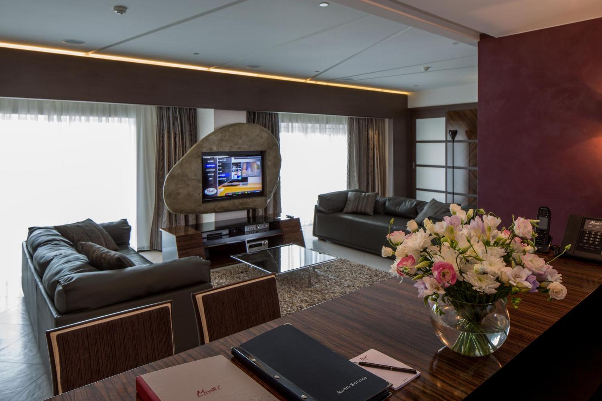 Mirotel Resort And Spa Truskavets Room photo A suite at the hotel