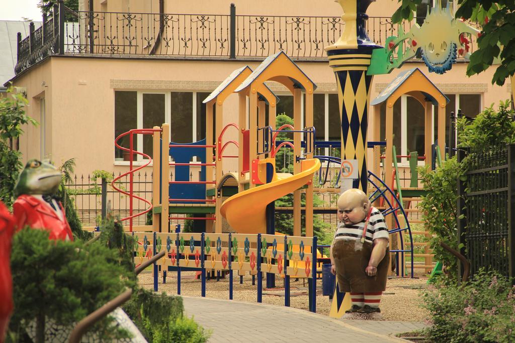 Mirotel Resort And Spa Truskavets Exterior photo Playground in Prague